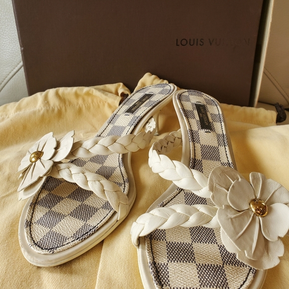 Louis Vuitton ladies sandals - Picture 2 of 16